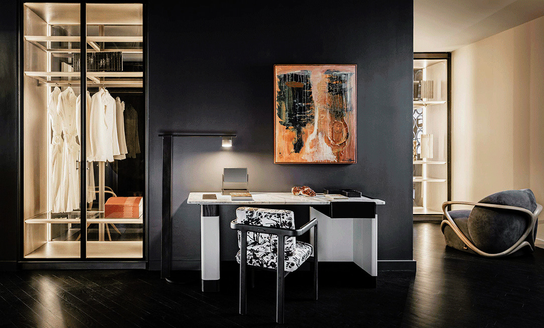 Hug Armchair by Giorgetti, view 2