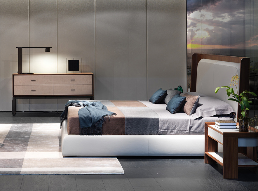 Hypnos Bed by Giorgetti, view 2