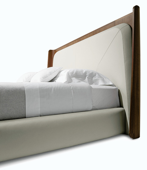 Hypnos Bed by Giorgetti, view 4