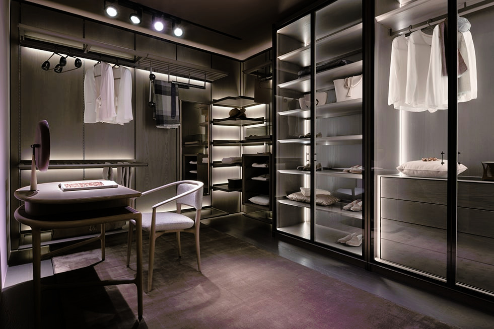 Juliet Bed by Giorgetti, view 3