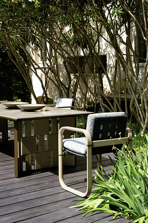 Loop Outdoor Furniture by Giorgetti, view 3