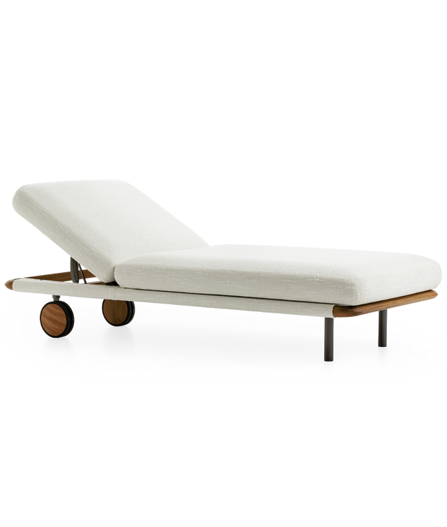 Moorea Chaise Longue by Giorgetti