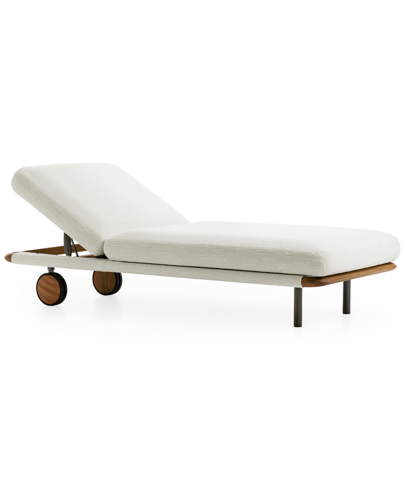 Moorea Chaise Longue by Giorgetti