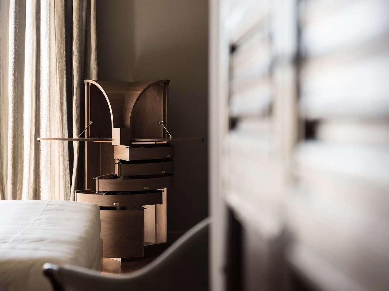 Nyn Bookcase by Giorgetti