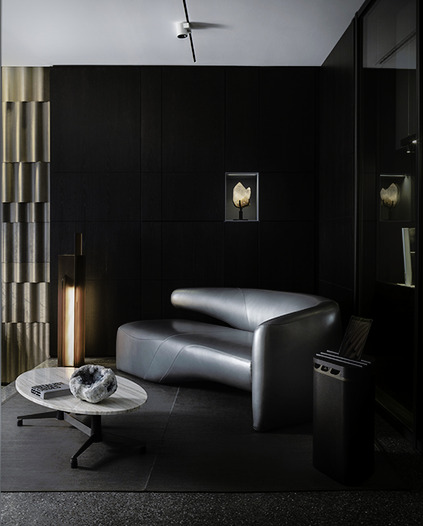 Seidon Sofa by Giorgetti, view 9