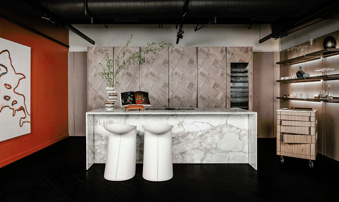 Skirt Chair by Giorgetti, view 2