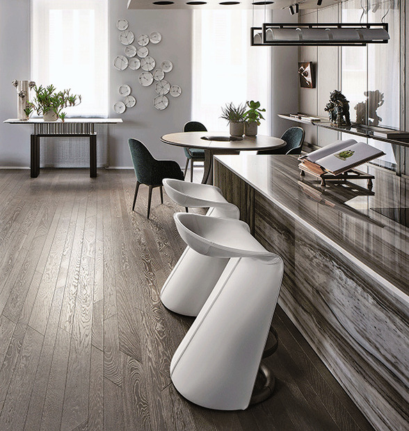 Skirt Chair by Giorgetti, view 6