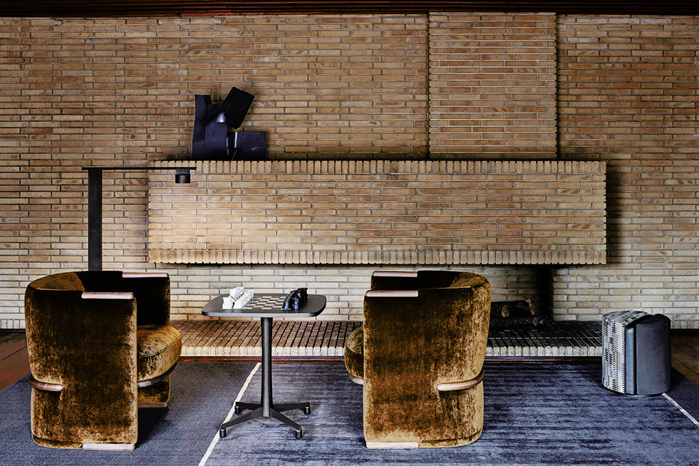 Spark Coffee and Side Table by Giorgetti, view 4