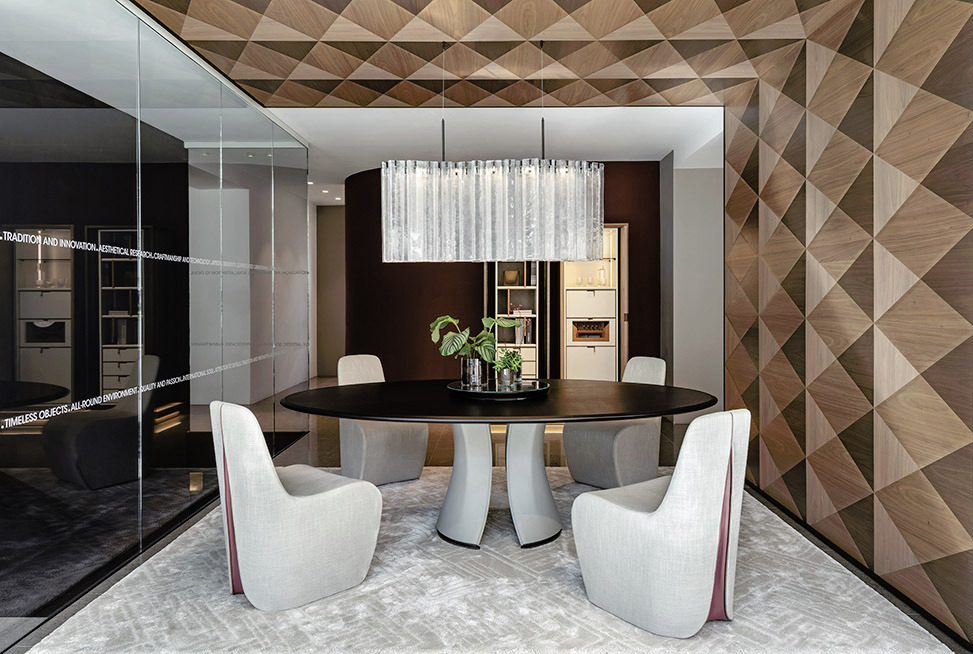 Tie Chair by Giorgetti, view 2