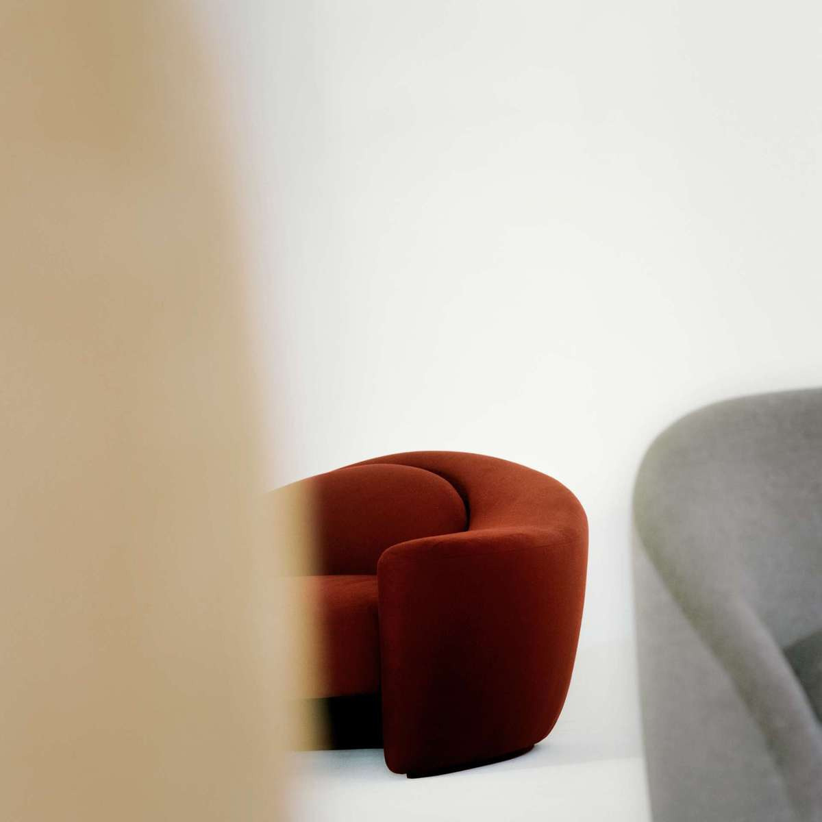 Loro Piana The Palm Chaise Longue, view 4