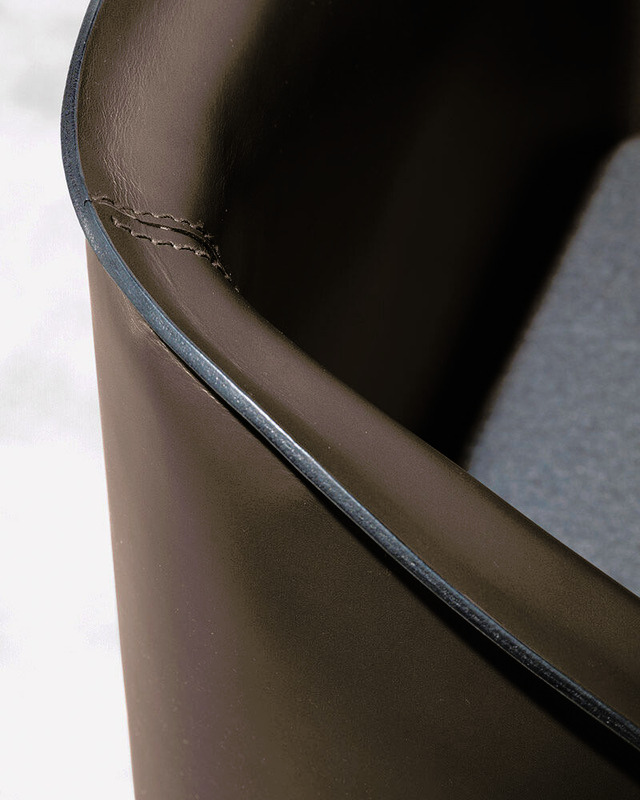 Case Armchair, view 4