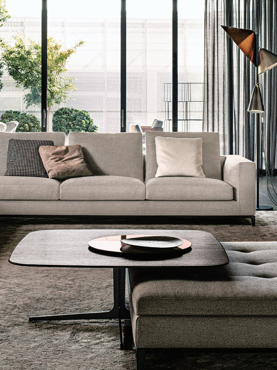Clyfford Coffee Table by Minotti, view 2