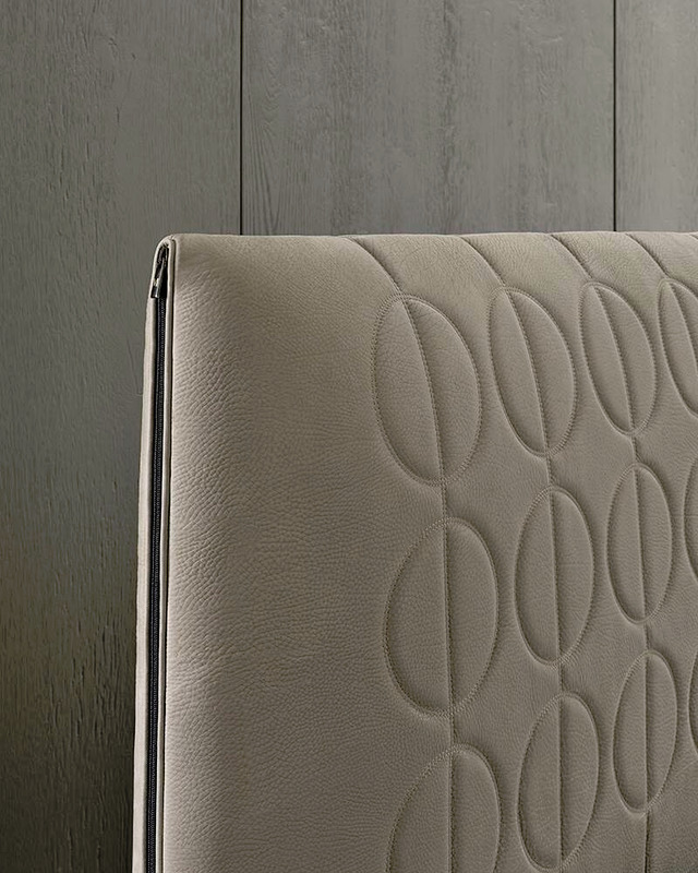 Curtis Double Bed by Minotti, view 4
