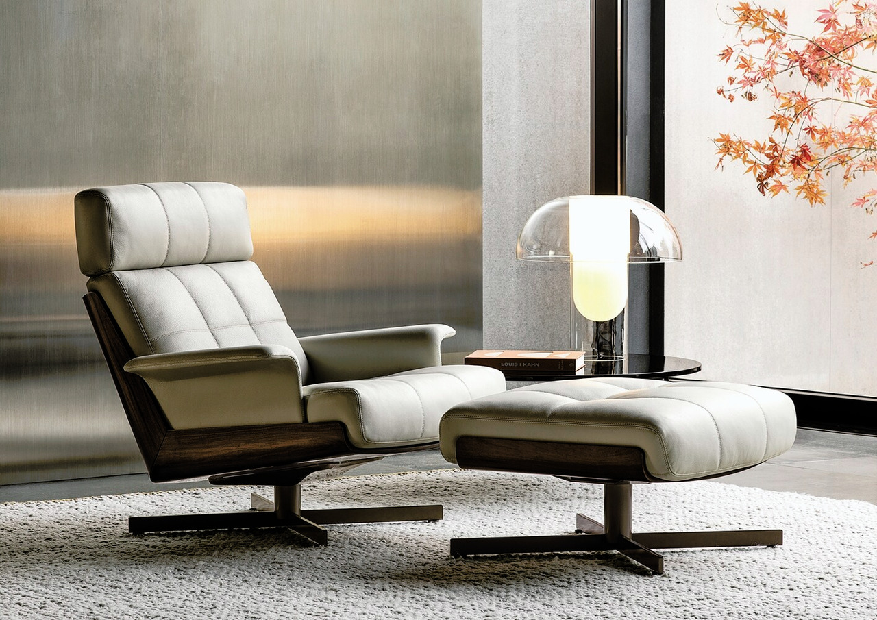 Daiki Armchair by Minotti, view 4