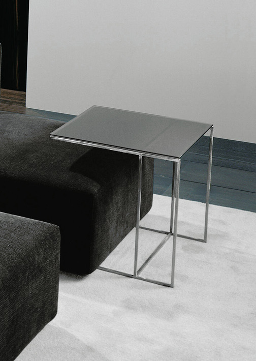 Leger Side Table by Minotti, view 5
