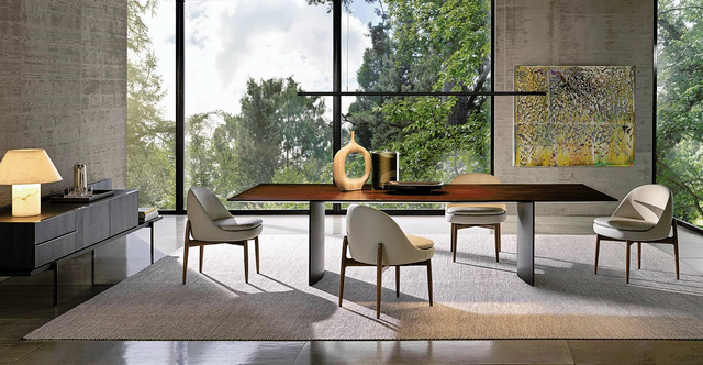 Linha Fina Dining Table