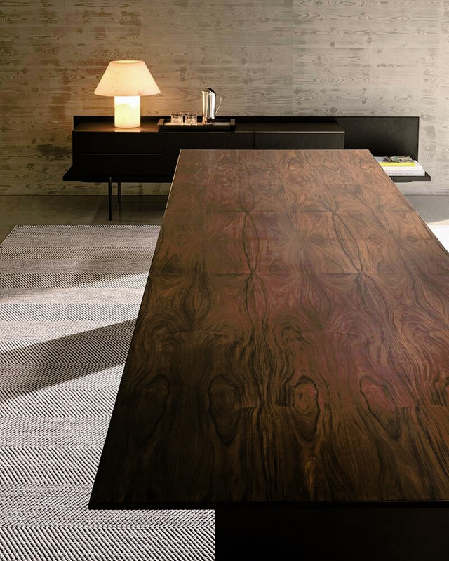 Linha Fina Dining Table, view 3