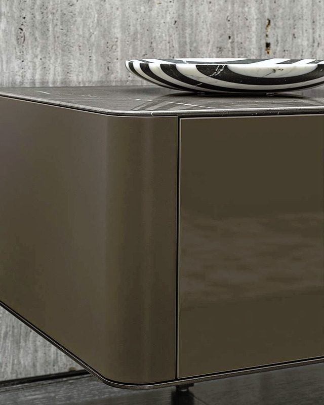 Lou 2020 Sideboard by Minotti, view 4