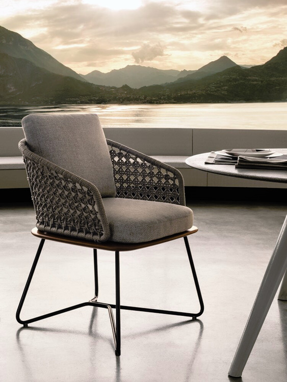 Rivera Little Armchair by Minotti, view 3