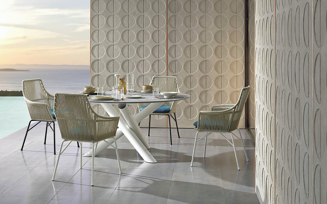 Van Dyck Outdoor Side Table
