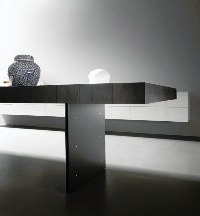 Hong Kong Dining Table