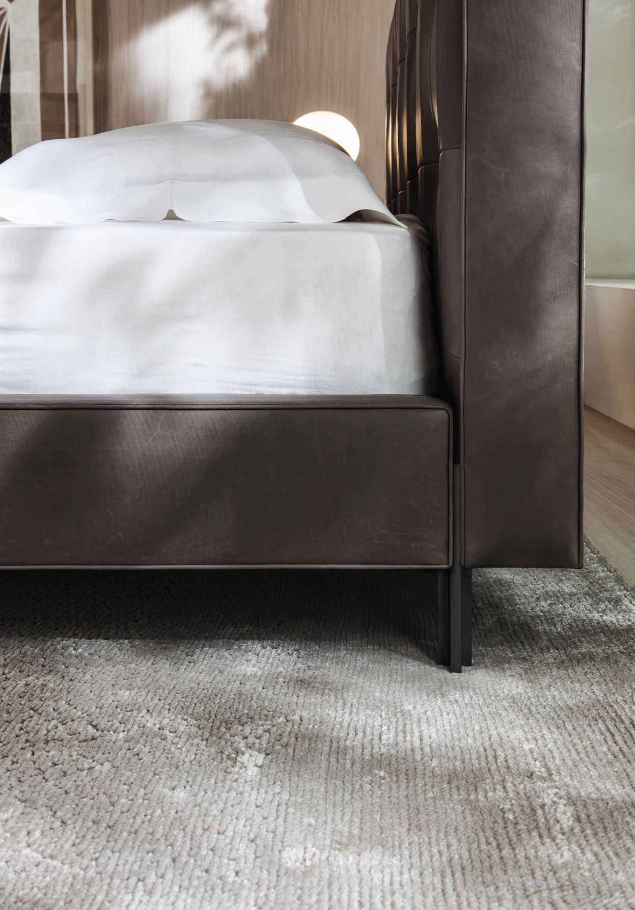 Molteni&C Anton Bed, view 3