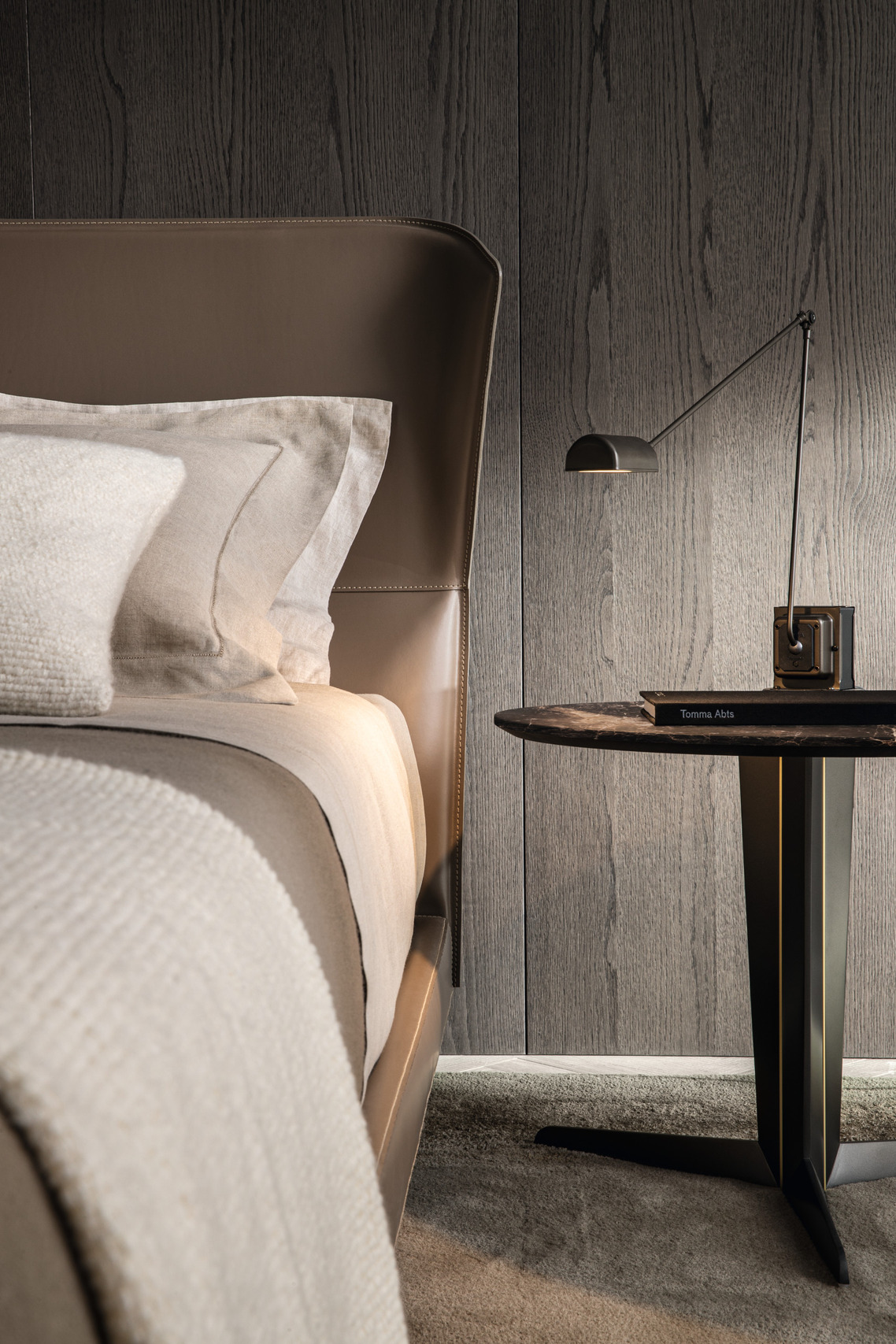 Molteni&C Azul Bed, view 2