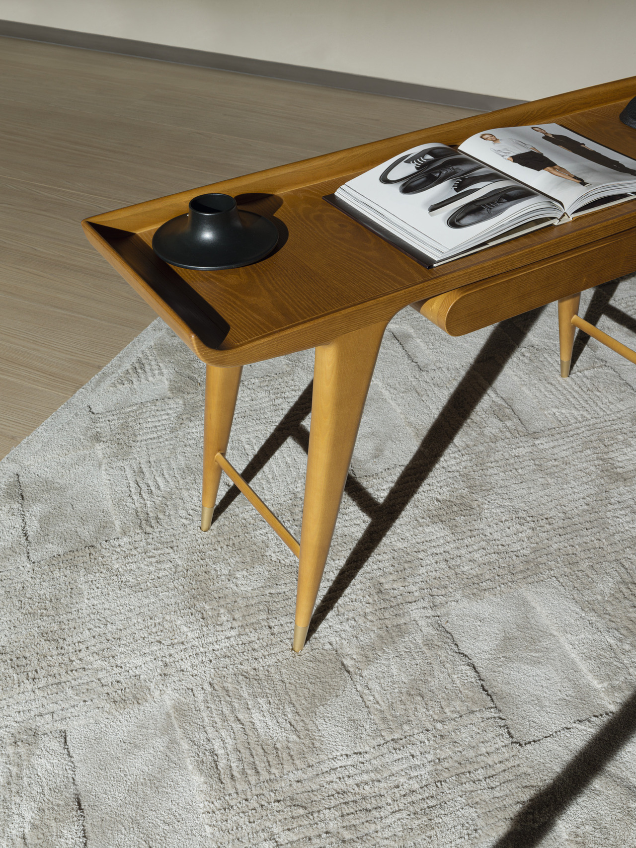 Molteni&C D.847.1 Writing Desk, view 2