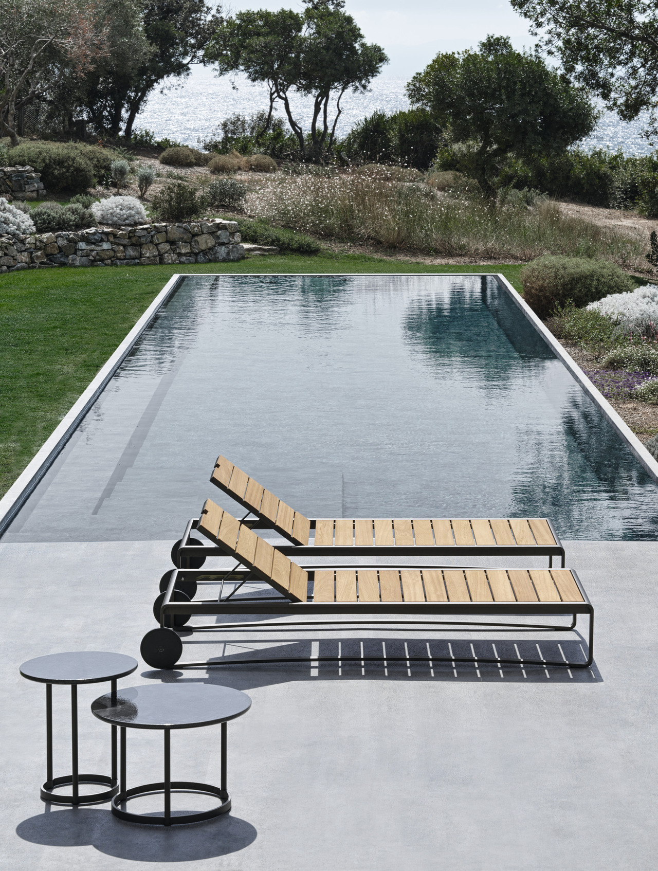 Molteni&C Guell Chaise Lounge, view 3