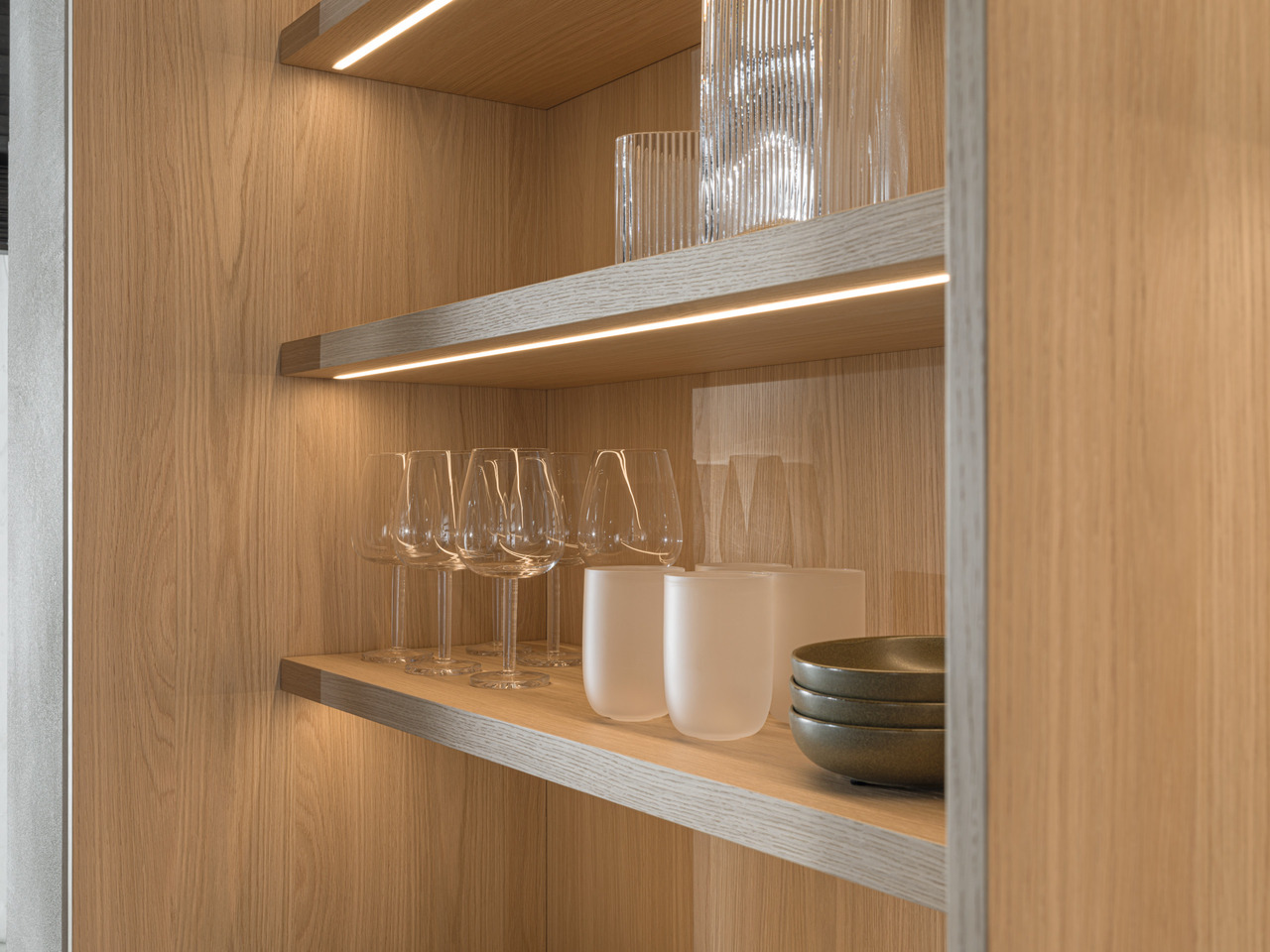 Molteni&C Open Technical Columns Kitchen Column