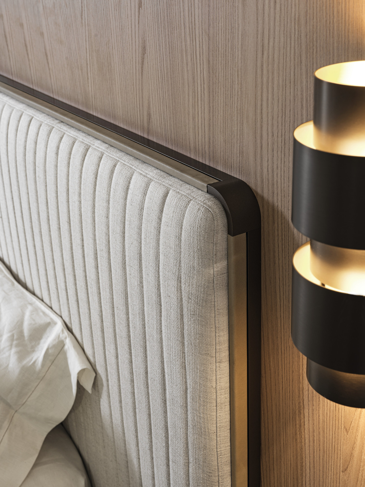 Molteni&C Ovidio Bed, view 3