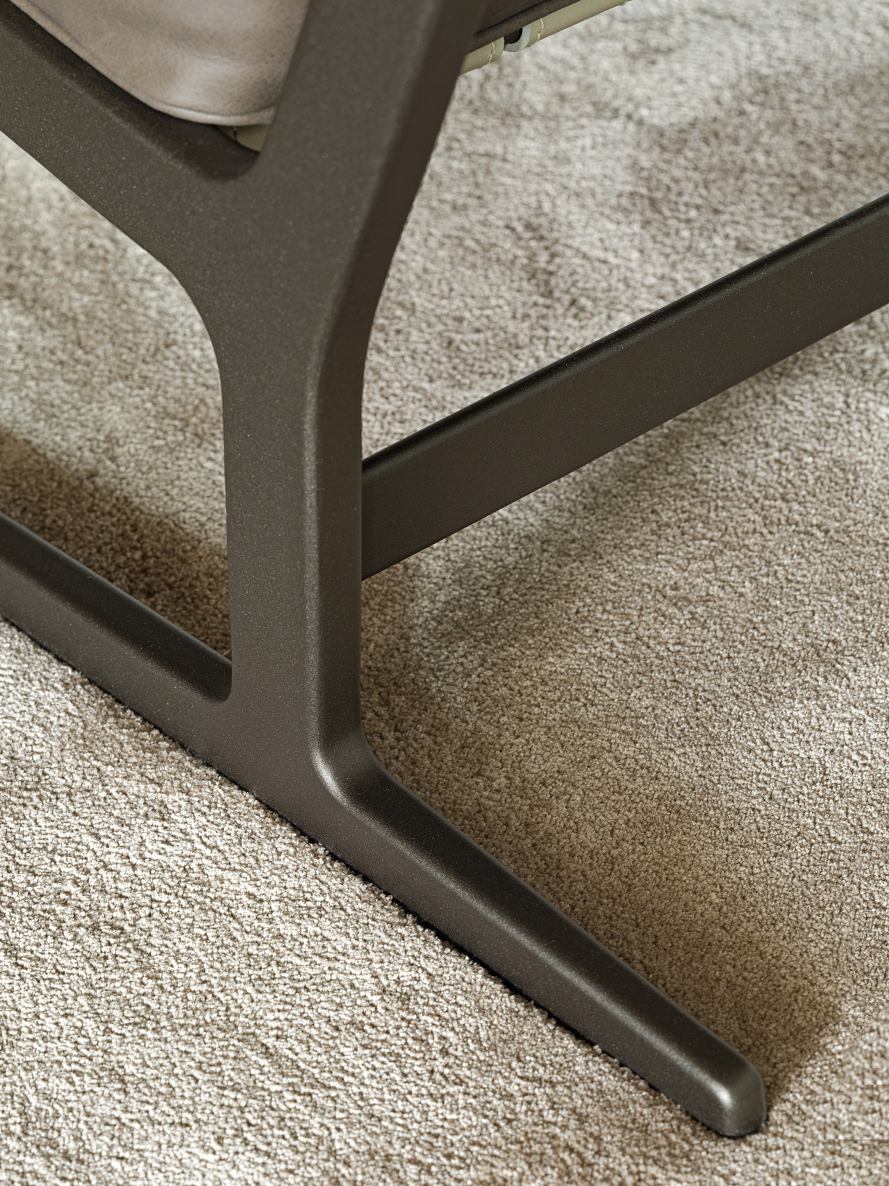 Molteni&C Paula Armchair, view 3