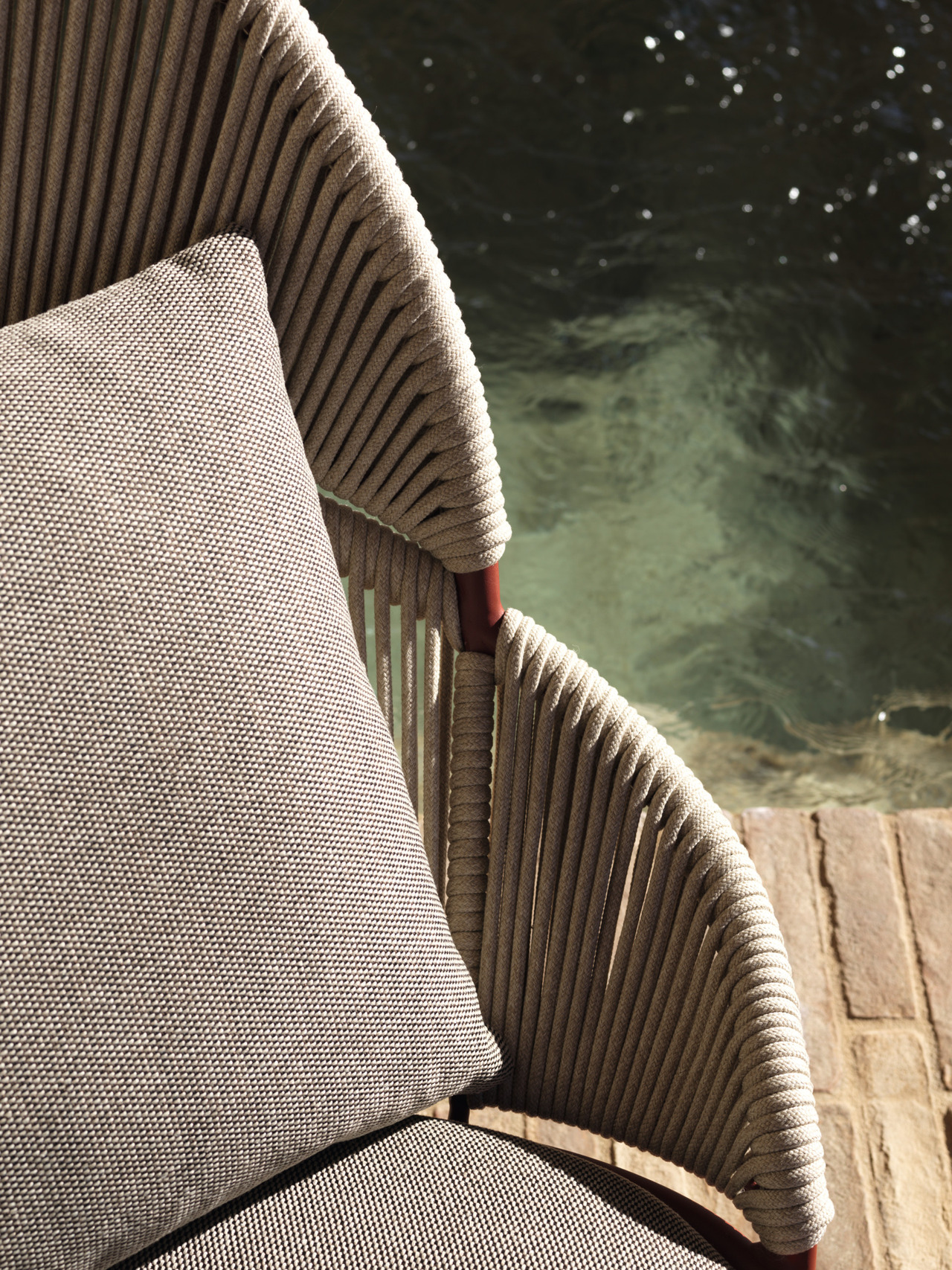 Molteni&C Petalo Outdoor Armchair, view 4