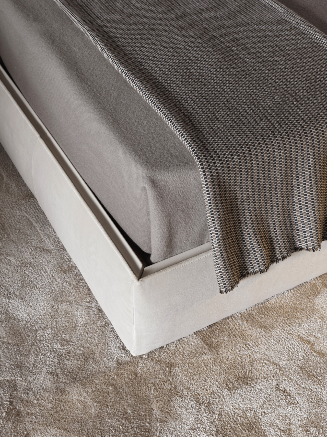 Molteni&C Ribbon Bed, view 4