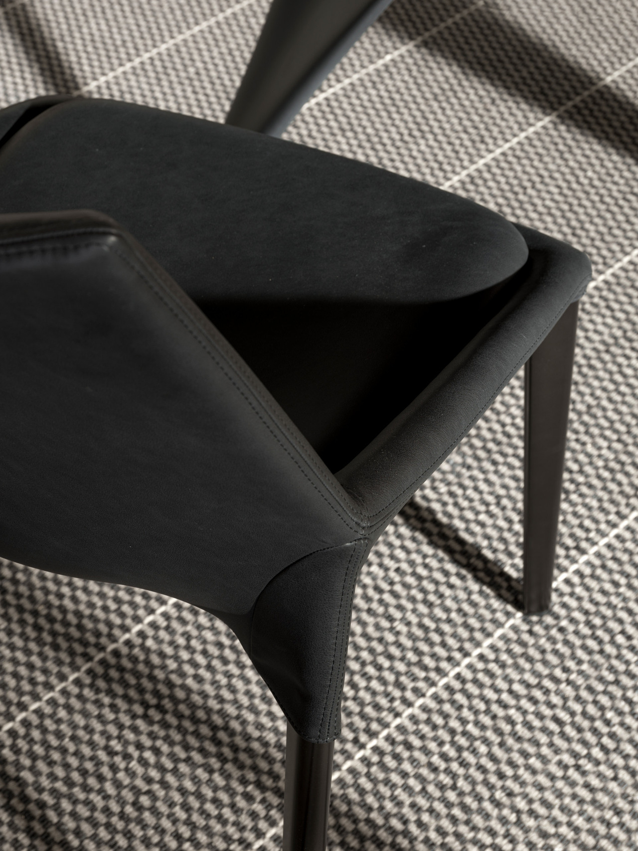 Molteni&C Outline Chair, view 4