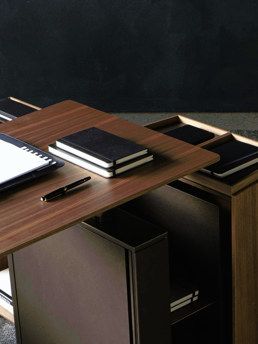 Molteni&C Touch Down Unit Desk, view 3