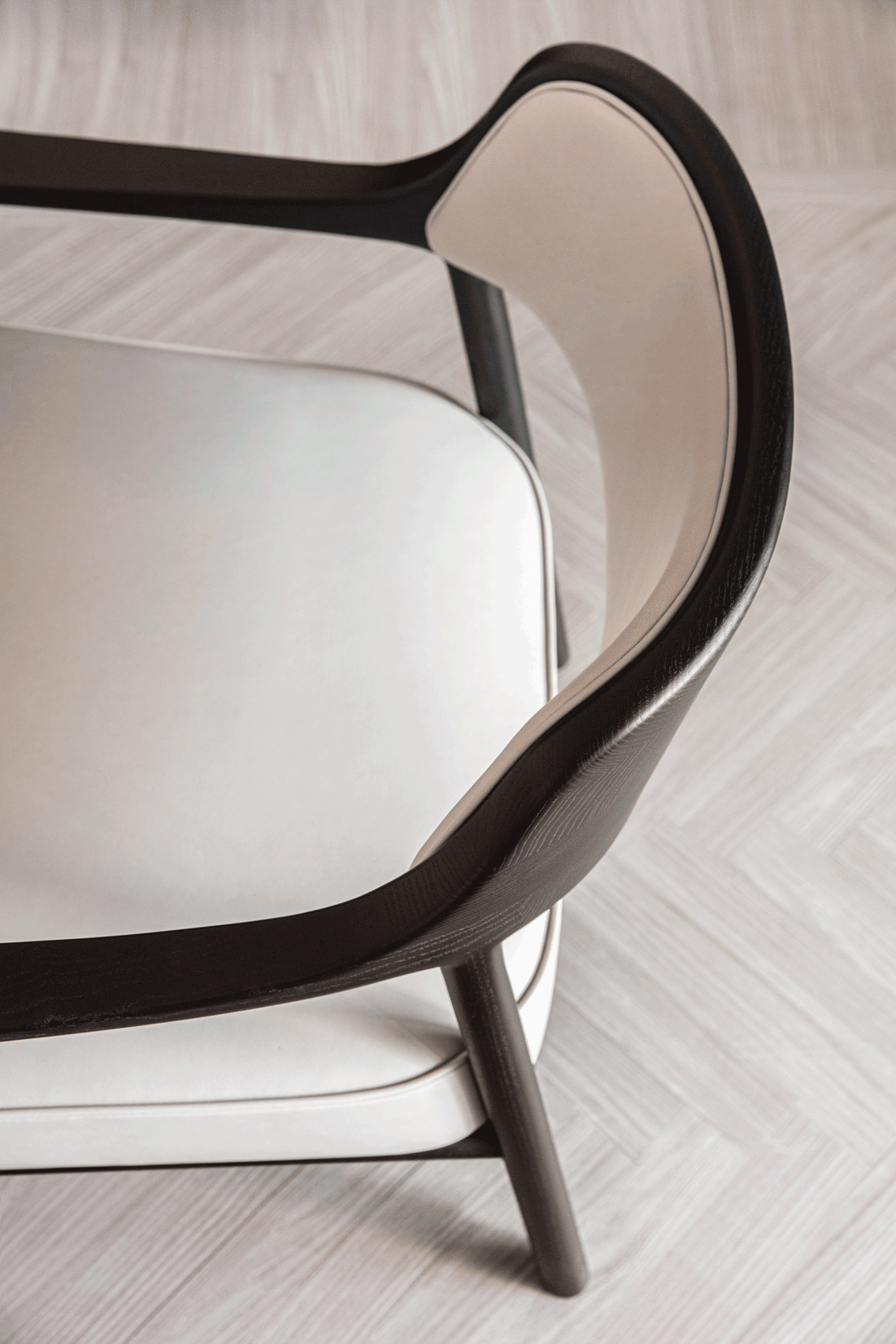Molteni&C Walter Armchair, view 3