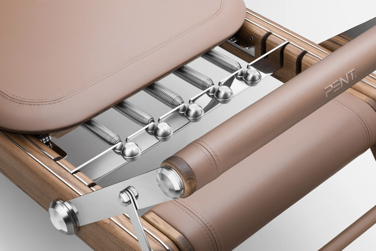 JOANA™ Luxury Pilates Reformer, view 3