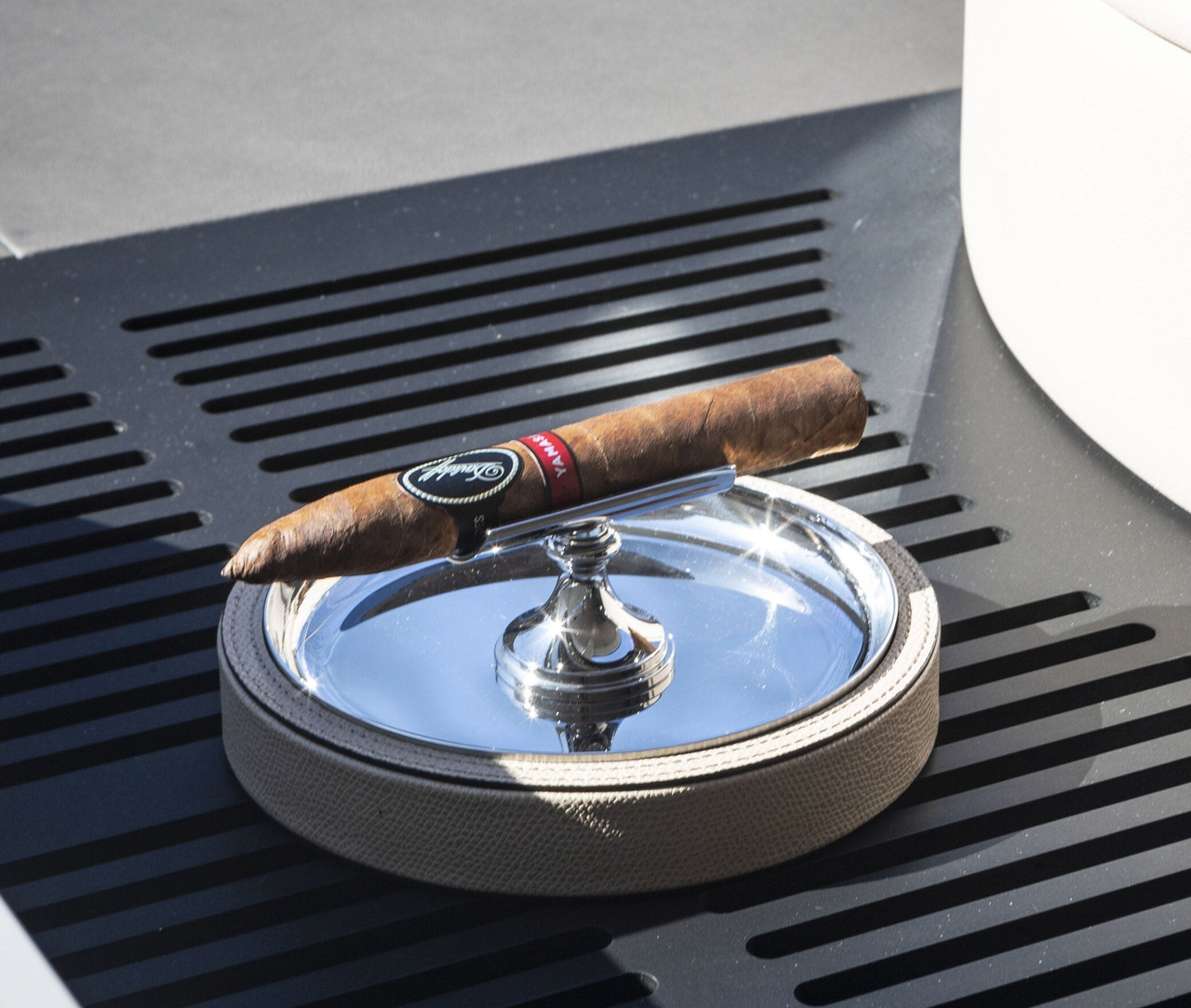 Cigar Ashtray by Pinetti, view 2