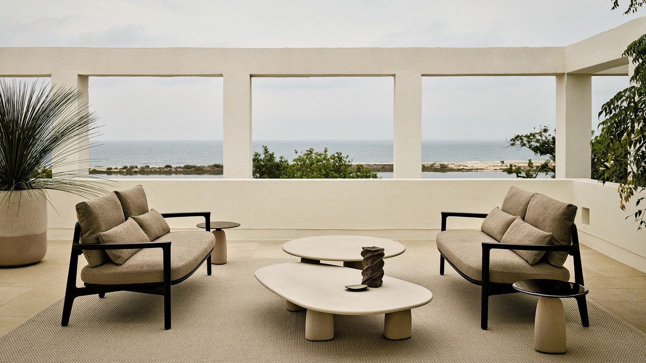 Magnolia, view 6