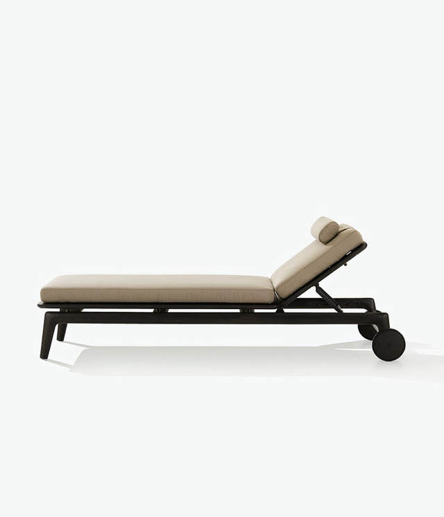 Magnolia Chaise Lounge