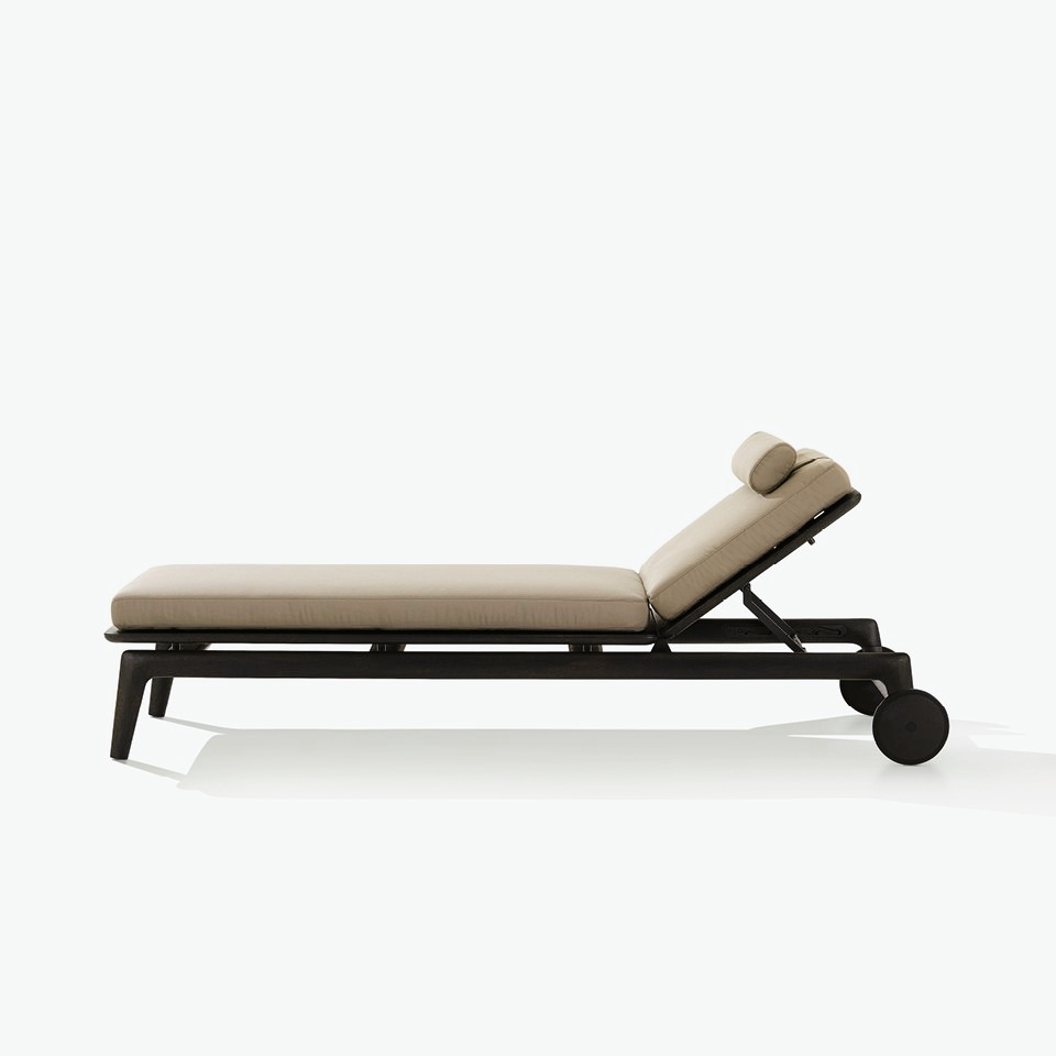 Magnolia Chaise Lounge