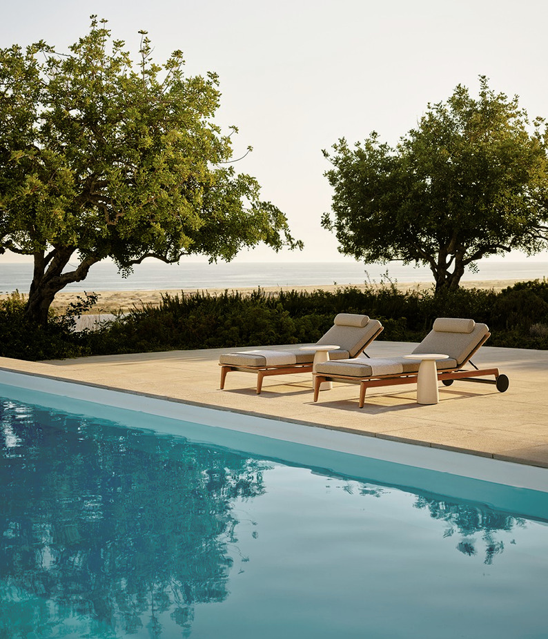 Magnolia Chaise Lounge, view 4