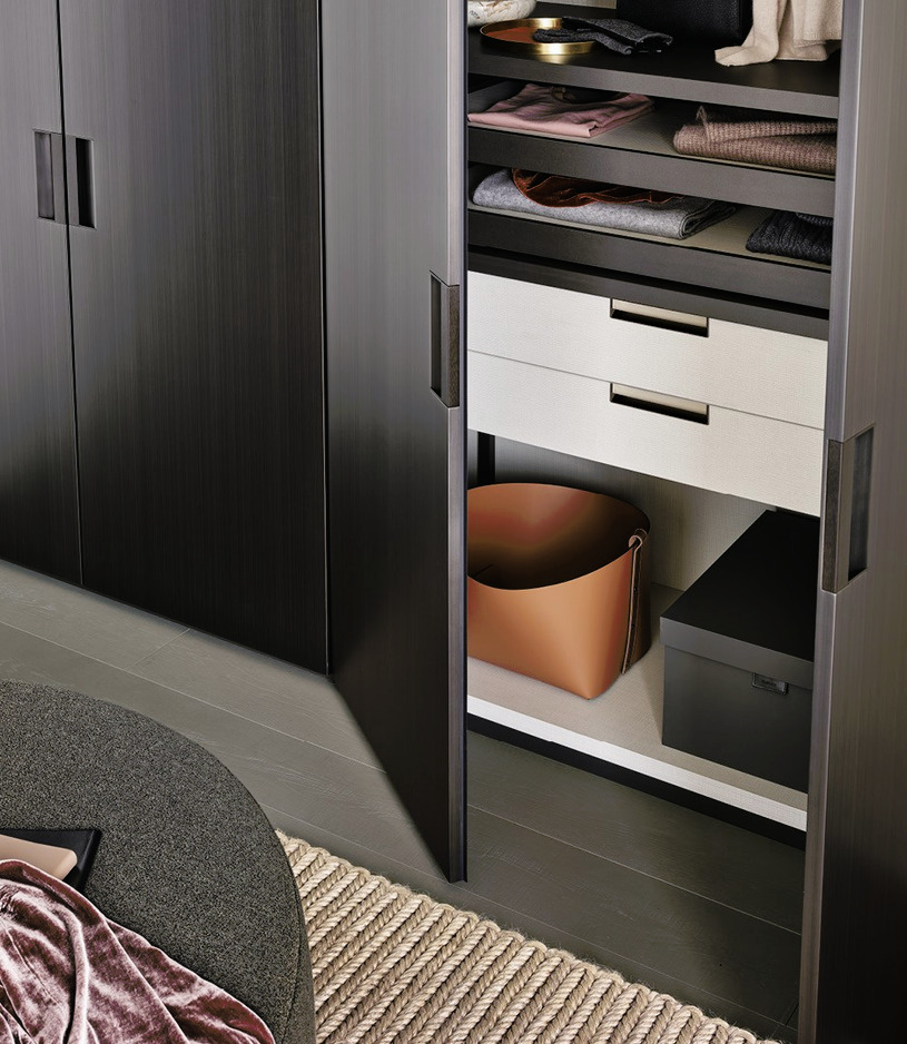 Senzafine Wardrobe, view 9