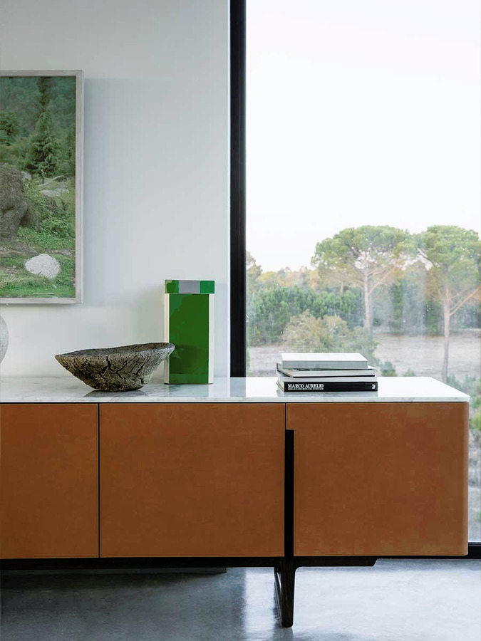 Fidelio Low Cabinet, view 4