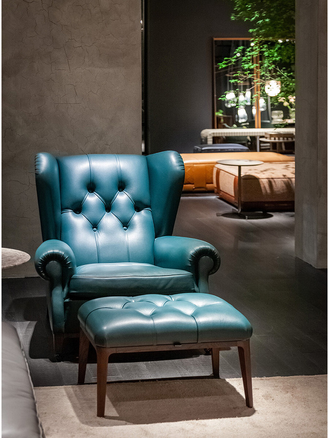 Glenn Sofa by Poltrona Frau, view 4