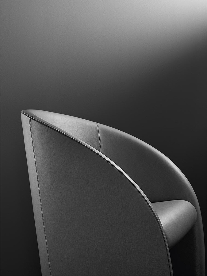 Intervista Armchair, view 3