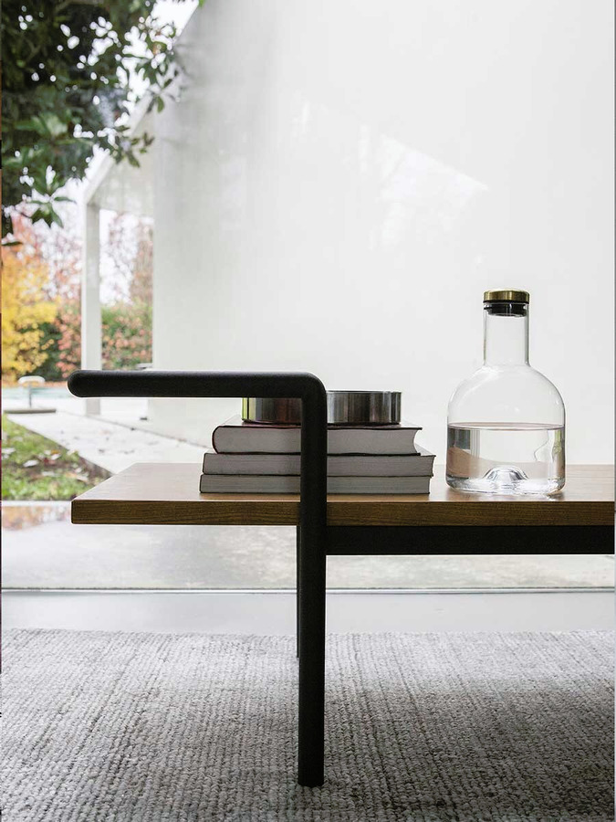 T904 Bench, view 4