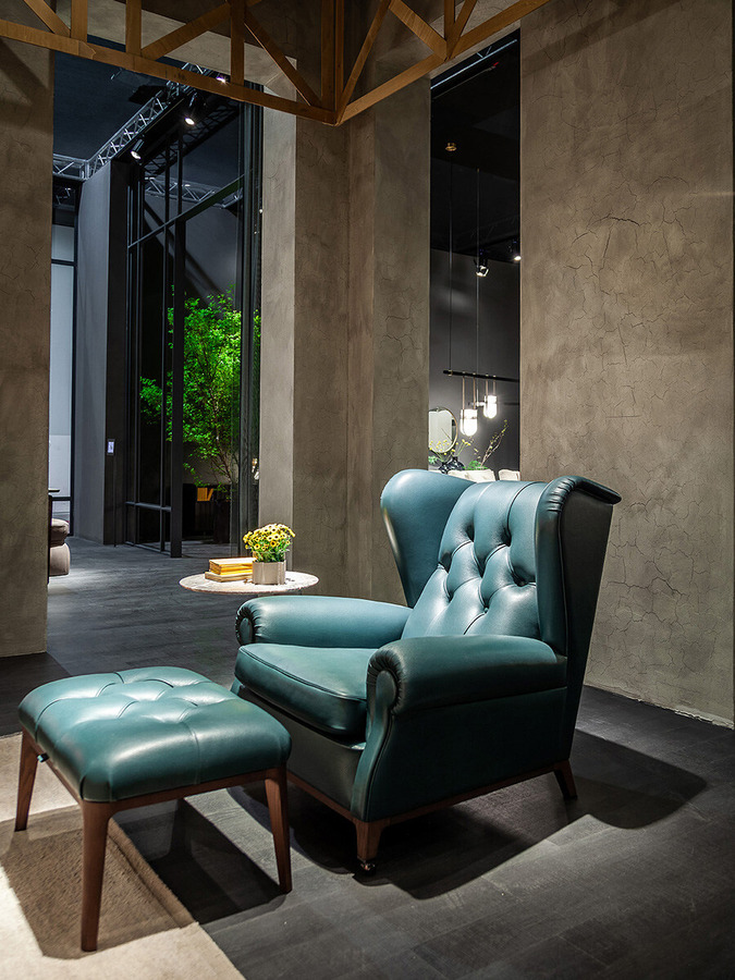 2019 Armchair, view 3