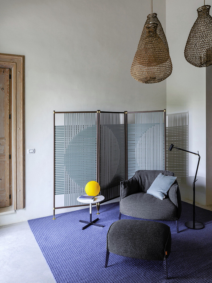Archibald Gran Comfort Armchair, view 3